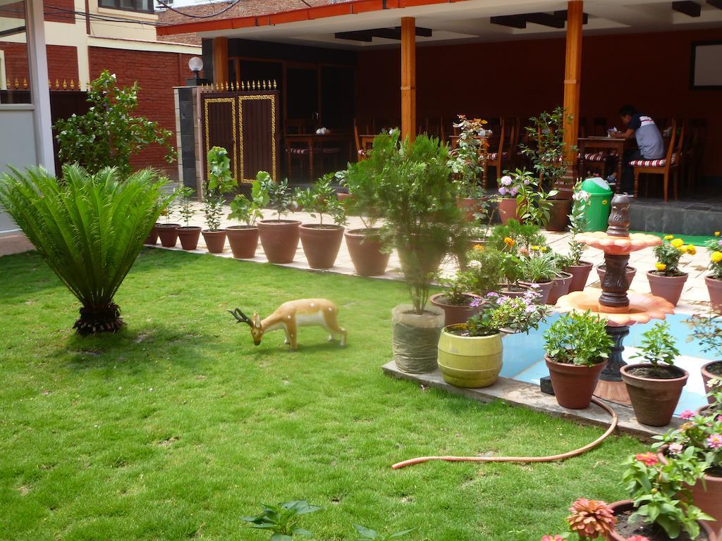 Hotel Amaryllis Catmandu Exterior foto
